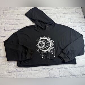 ROMWE Black Knit Cropped Hoodie w/ White Sun&Moon Design. Size XL. Whimsigoth.